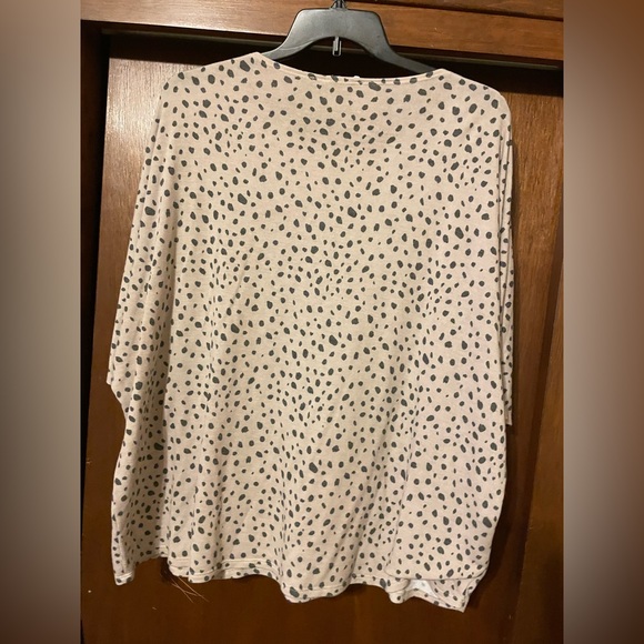 Cream dot printed tee - Picture 2 of 4